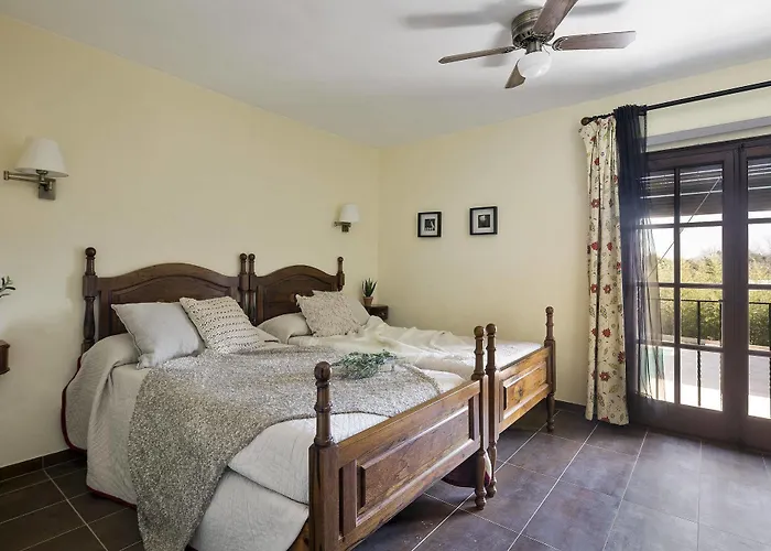Vinyes De Lemporda Otel
