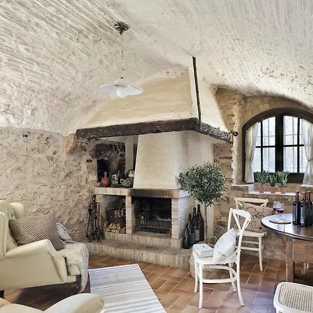 Hotel Vinyes De Lemporda