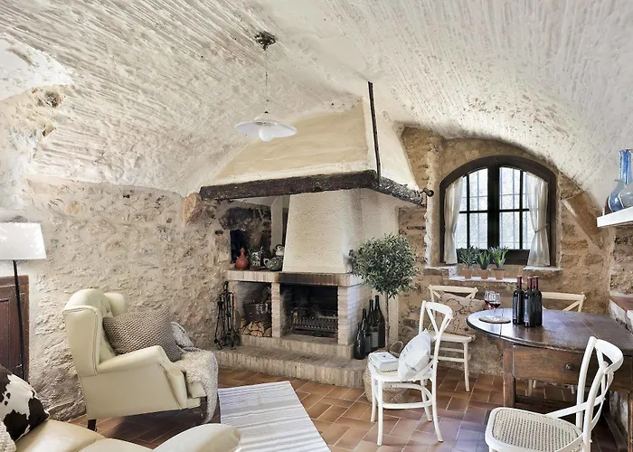 Hotel Vinyes De Lemporda